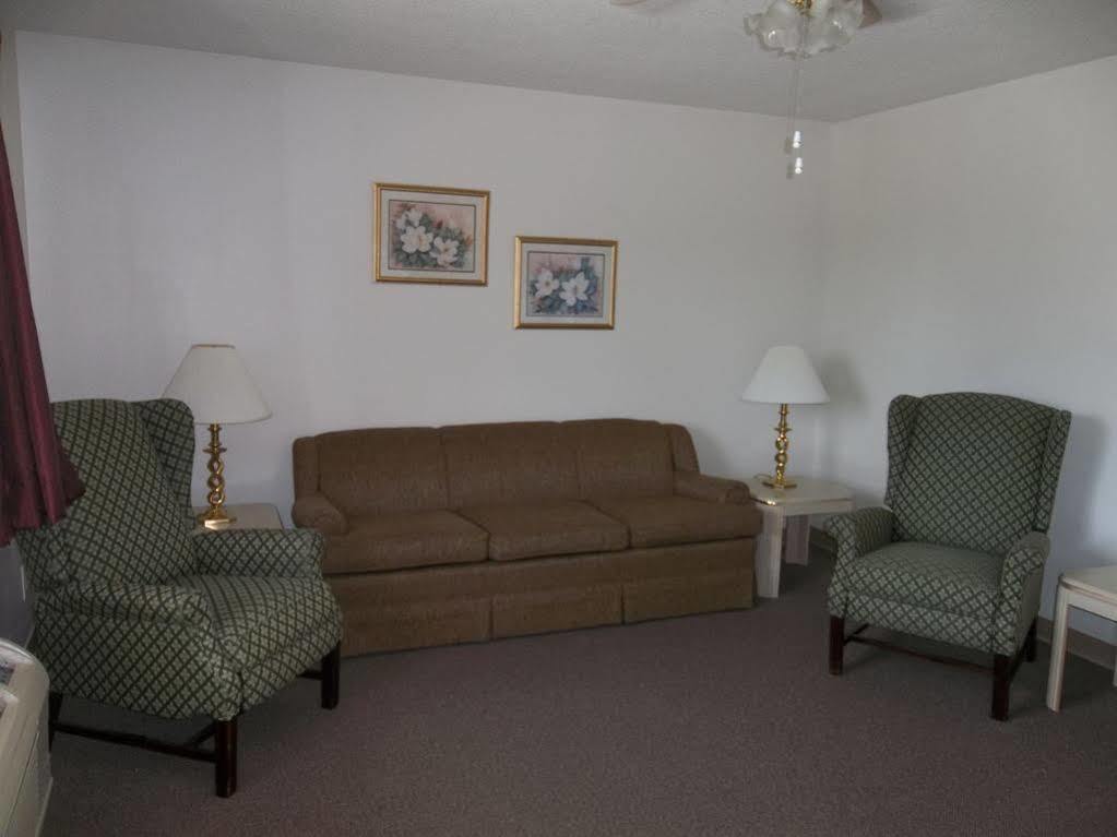 Douglas & Suites, Blue Ridge, Ga
